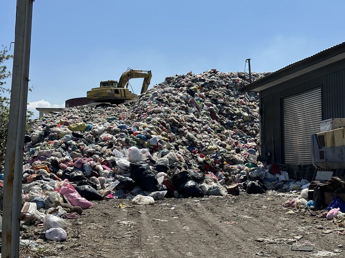 พรีเวดดิ้งกองขยะ