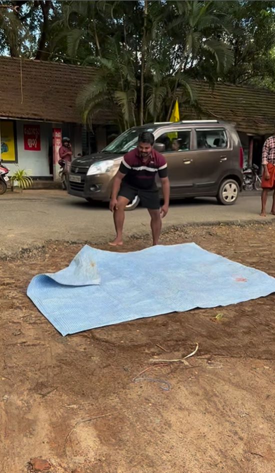 ขับรถหรูมาขายผัก