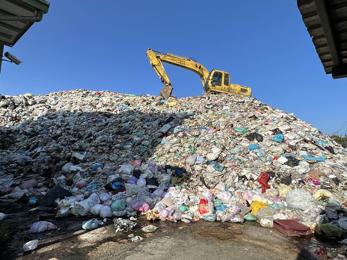 พรีเวดดิ้งกองขยะ