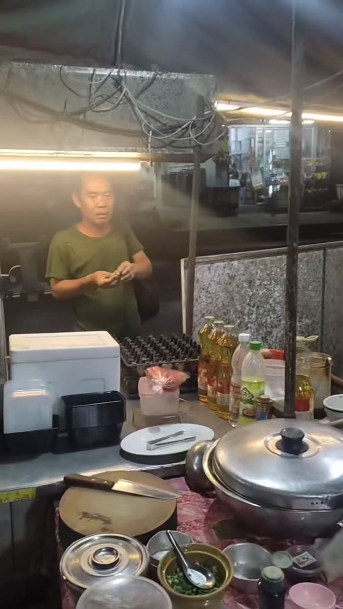 ลุงมีเงิน 8 บาท ขอซื้อข้าวเปล่า พ่อค้าไม่ขาย