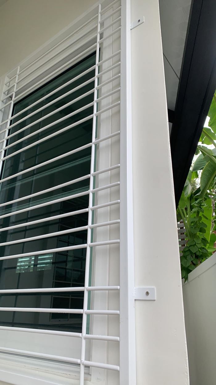 ติดเหล็กดัด