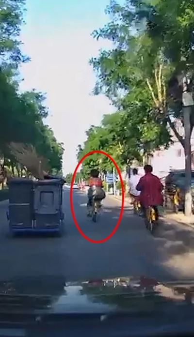 หลุดทั้งชุด   