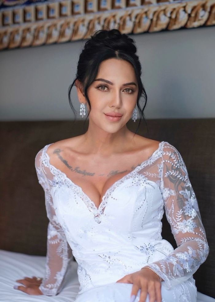 พอลลีน งามพริ้ง