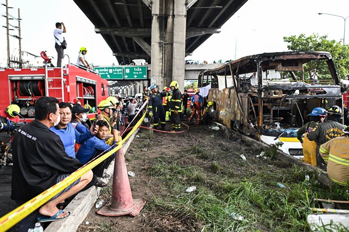 ไฟไหม้รถบัสนักเรียน  ขณะเดินทางทัศนศึกษา