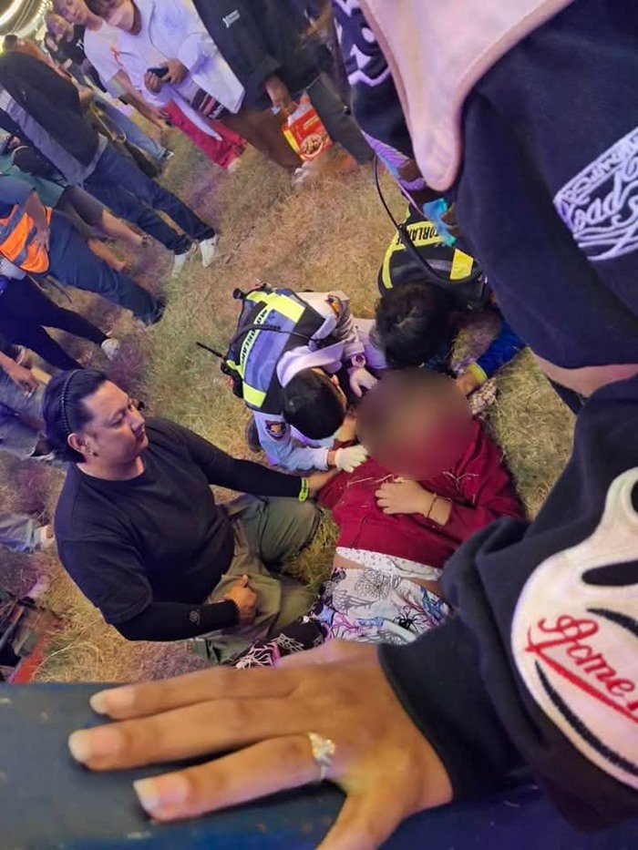 เด็กตกเครื่องเล่นปลาหมึก ชี้ไม่ได้ล็อกบาร์เหล็ก