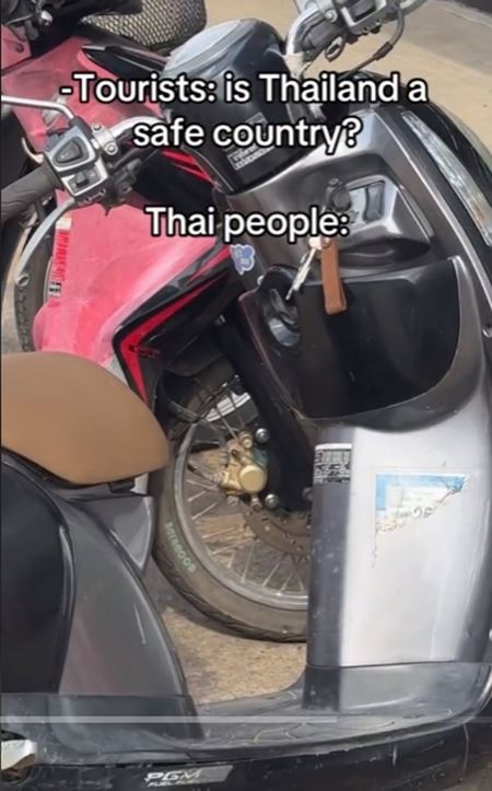 เสียบกุญแจไว้ 