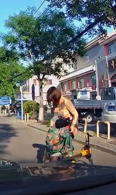 หลุดทั้งชุด   