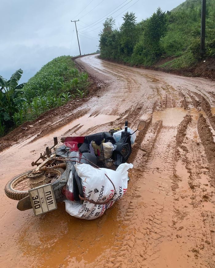 ครูซื้อเค้กให้นักเรียน