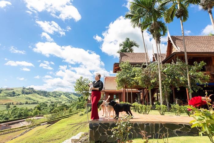 ครูลิลลี่ขายบ้าน