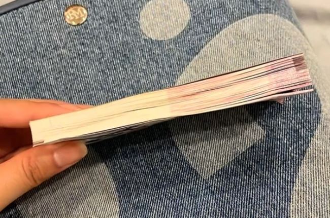 ซื้อลอตเตอรี่แบบปึกถูกกี่รางวัล