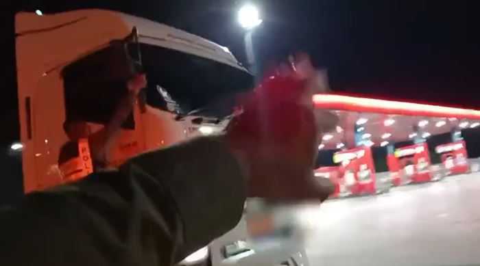 ตำรวจเกาะรถ