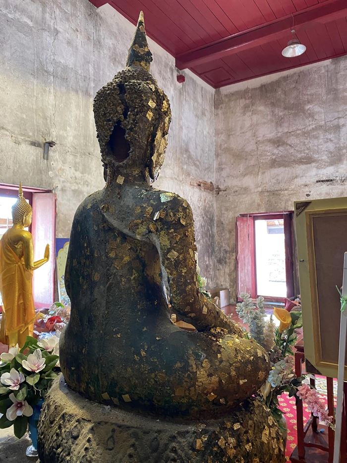 พระพุทธรูปแตกร้าว