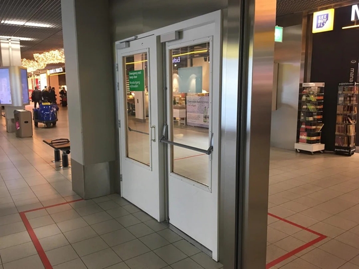 ประตูหนีไฟ