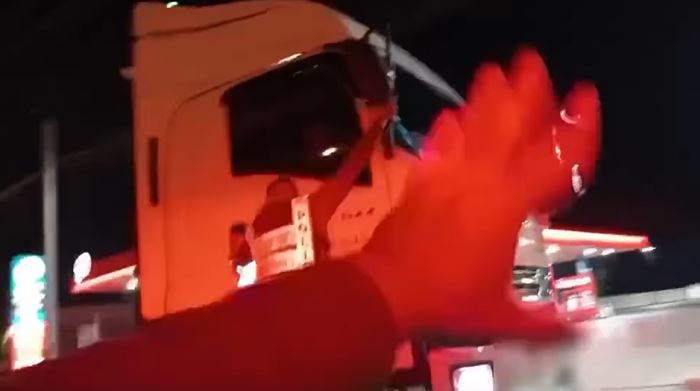 ตำรวจเกาะรถ