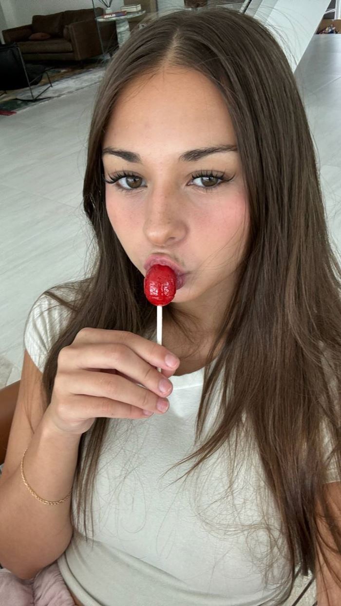 สาวเปิดตัวทำ OnlyFans แค่ 1 ปีกวาดรายได้ 1.4 พันล้าน แซ่บเบอร์นี้ แต่ยันยังเวอร์จิ้น 