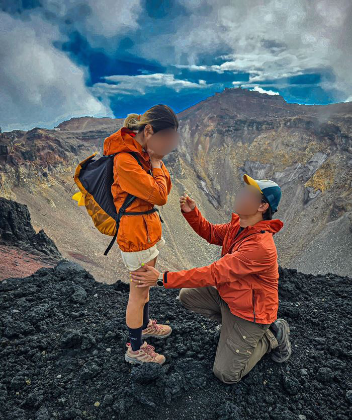ติดสติ๊กเกอร์บนเสา ภูเขาไฟฟูจิ