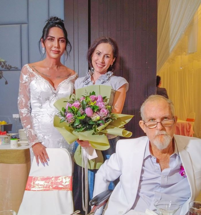 พอลลีน งามพริ้ง