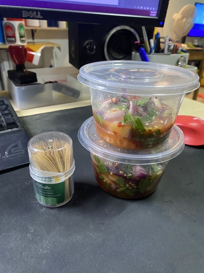 ซื้อยำแซลมอน ราคา 284 บาท