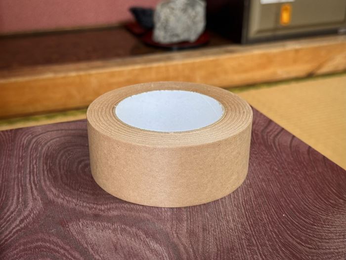 ห้องพัก รร. มีเทปกาววางอยู่ ถามมีไว้ทำอะไร