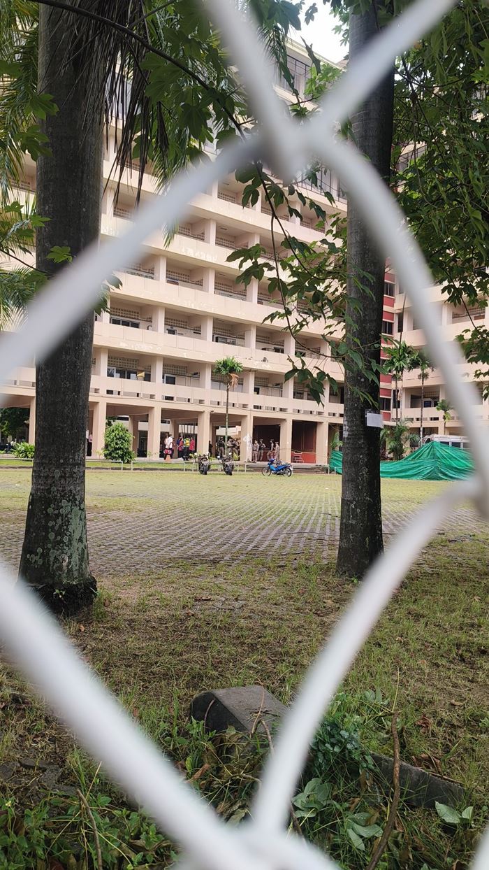 ชายตกอาคารชั้น 6 เสียชีวิต โรงเรียนยันไม่ใช่นักเรียน ชายตกอาคารชั้น 6 เสียชีวิต โรงเรียนยันไม่ใช่นักเรียน