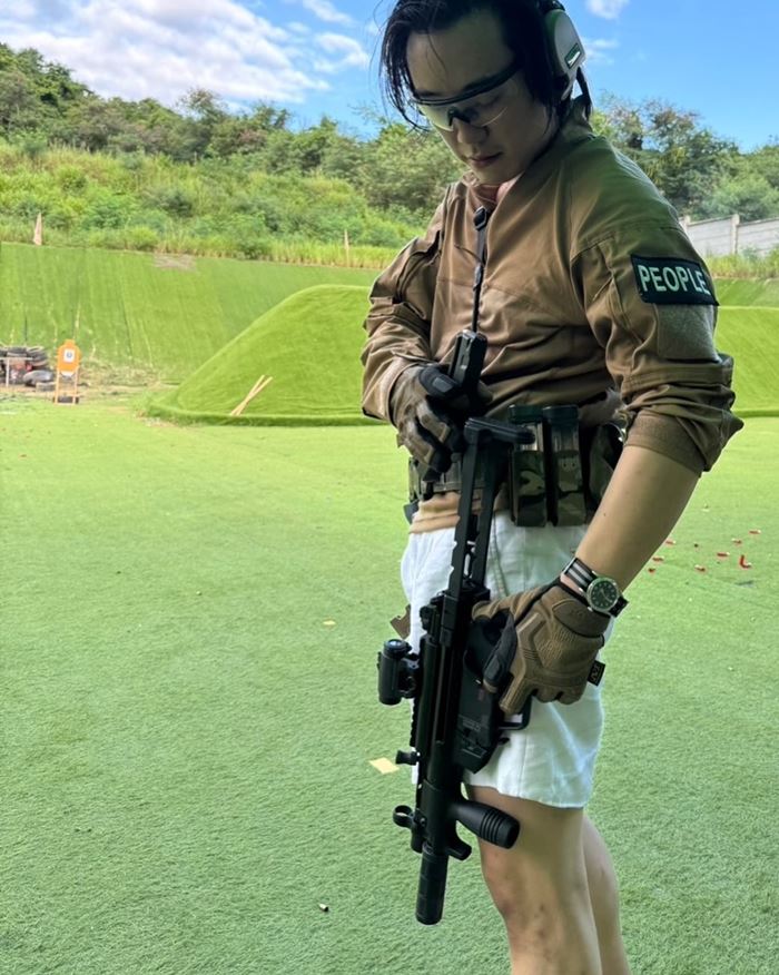 จับไฮโซลูกนัท บังคับสาวเสพยา เก็บปืน กระสุน โคเคน