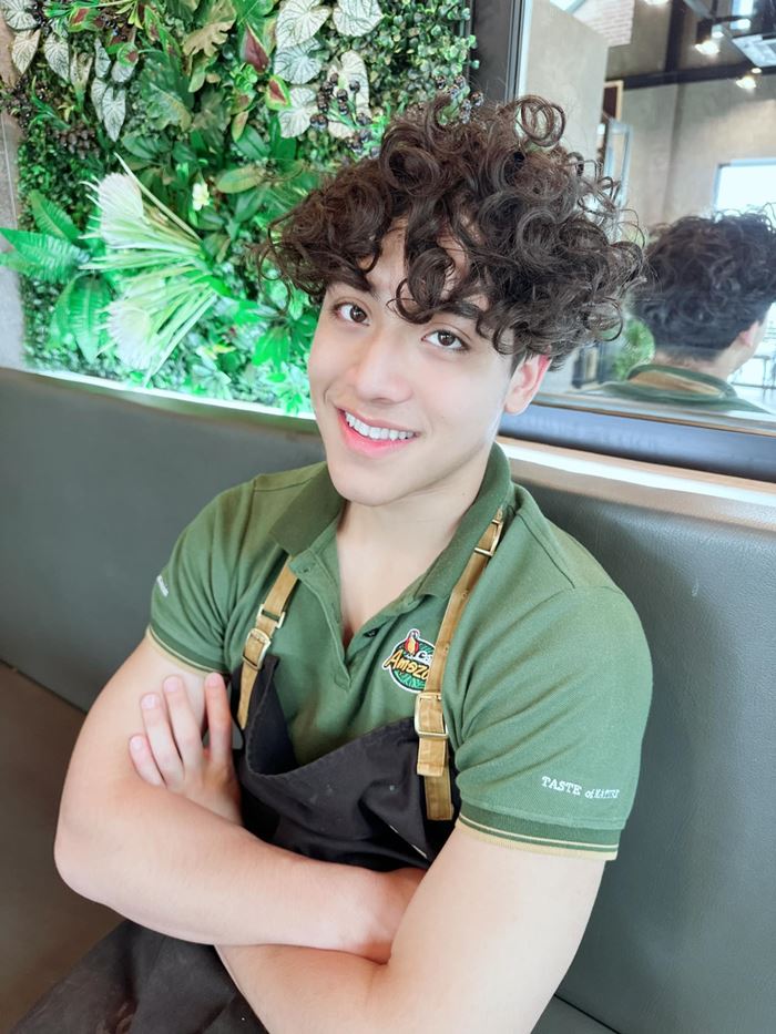 หนุ่มหล่อลูกครึ่ง เป็นบาริสต้า คาเฟ่ อเมซอน