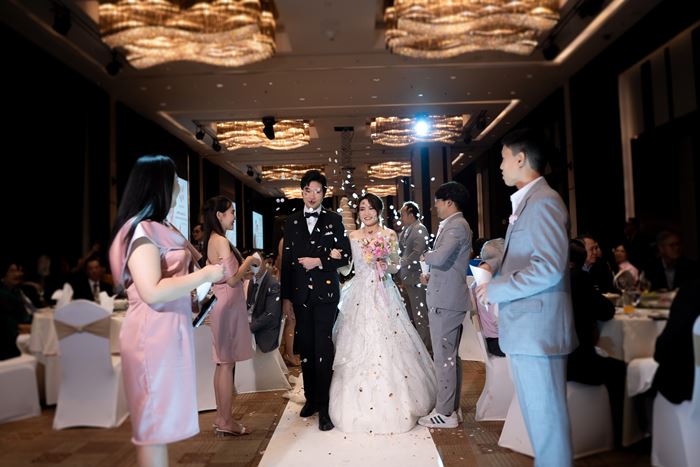 อ.ป๋องแป๋ง นักวิชาการวิทยาศาสตร์ชื่อดัง ประกาศแต่งงาน