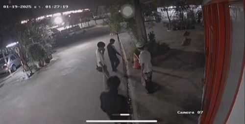 ไม้กั้นหน้าร้านหัก เปิดวงจรปิดเช็กหาตัวการ