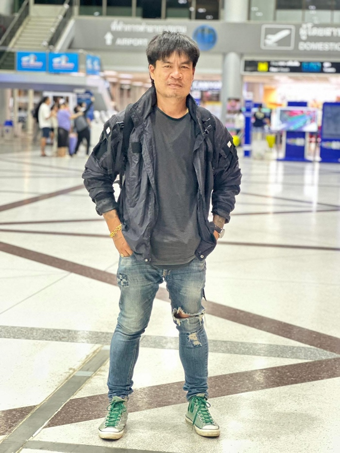 บิ๊กเต่า นำทีมบุกรวบ จอนนี่ มือปราบ และ ภรรยา