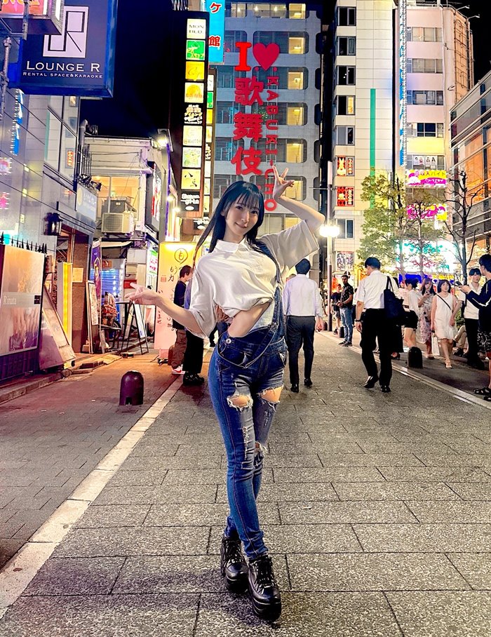 ไอดอลสาว เผยลุค ก่อน หลังเลิกงาน