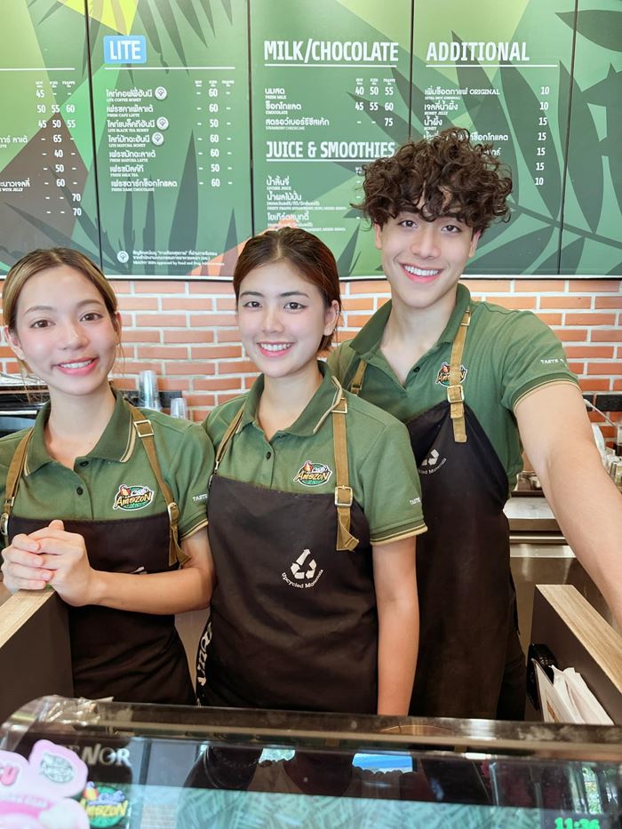 หนุ่มหล่อลูกครึ่ง เป็นบาริสต้า คาเฟ่ อเมซอน