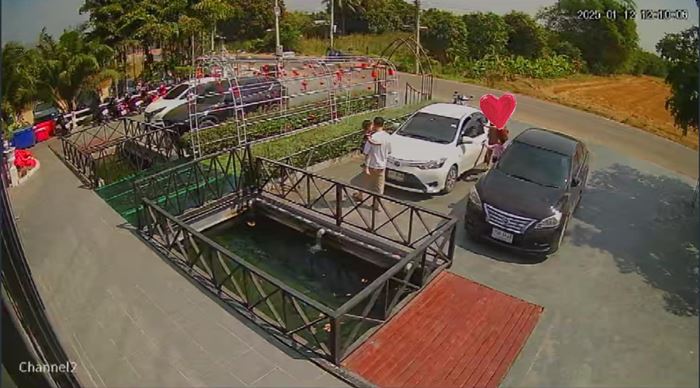 ครอบครัวปริศนา ชักดาบค่าเค้ก ไม่จ่ายเพราะไม่มีคิวอาร์โค้ด