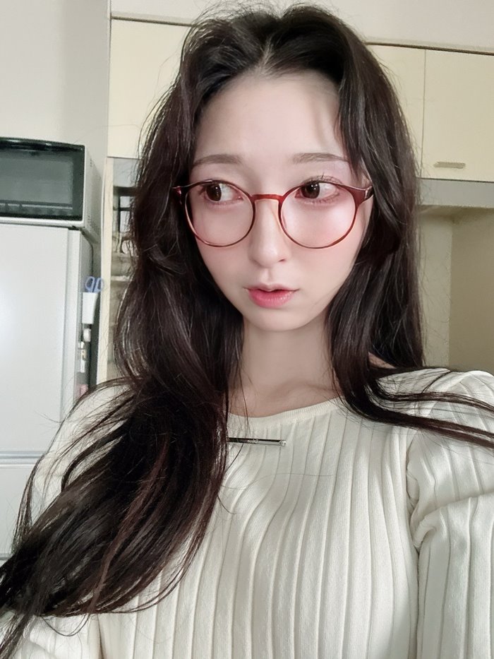 ไอดอลสาว เผยลุค ก่อน หลังเลิกงาน