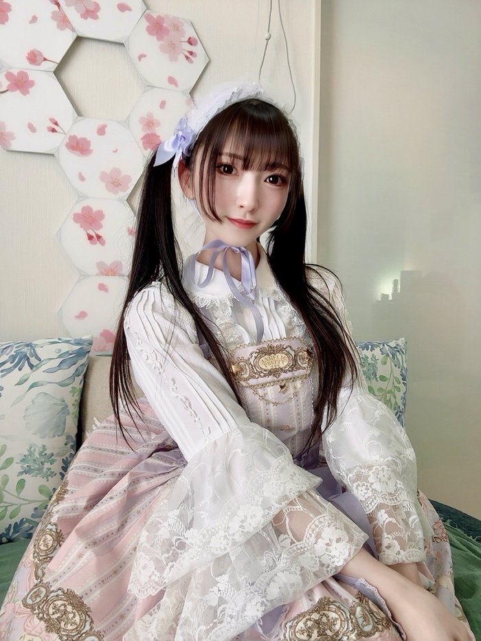 ไอดอลสาว เผยลุค ก่อน หลังเลิกงาน