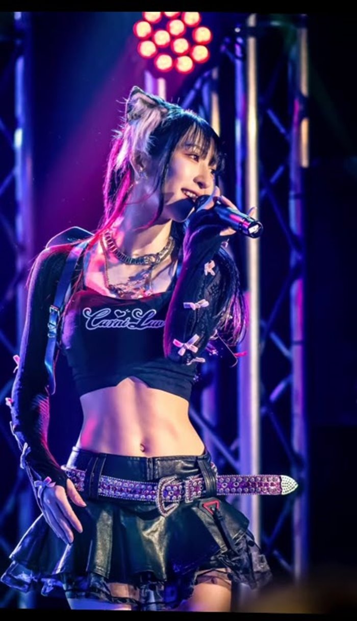 ไอดอลสาว เผยลุค ก่อน หลังเลิกงาน