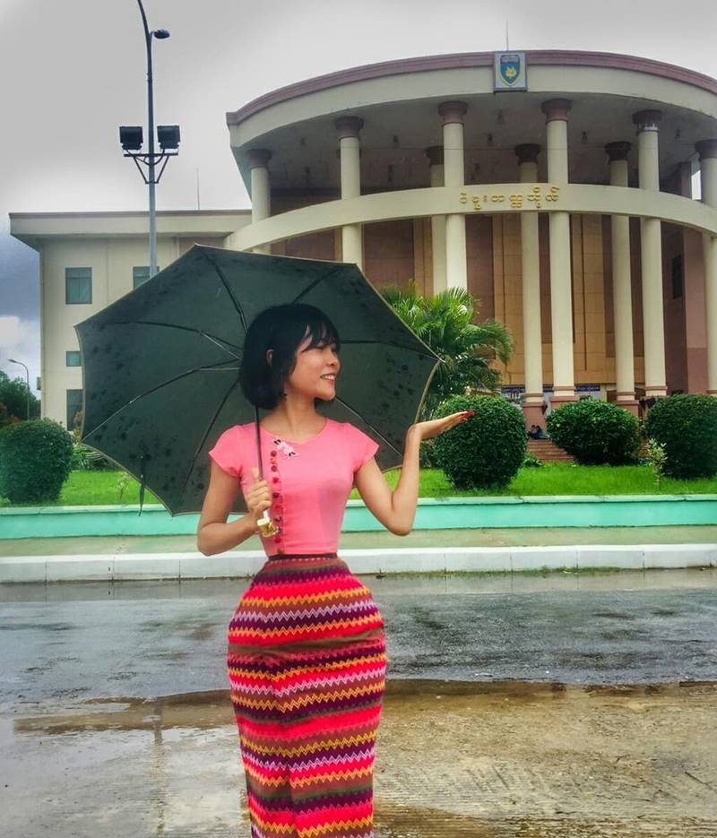 สาวเมียนมาเอวเล็ก