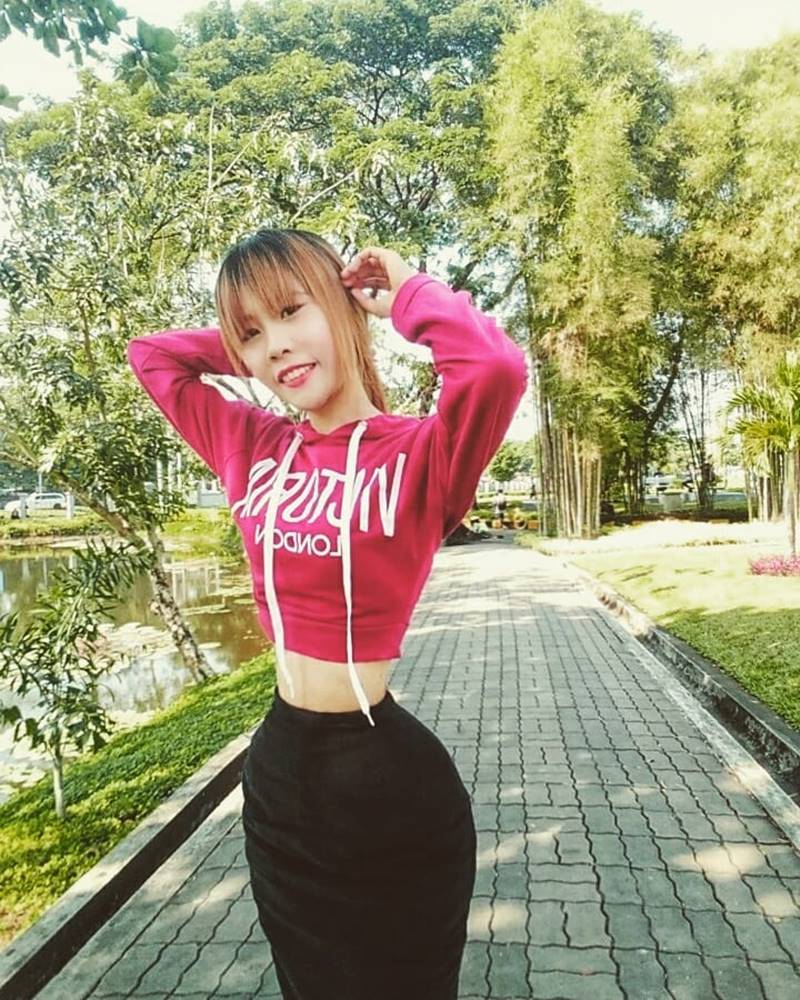 สาวเมียนมาเอวเล็ก