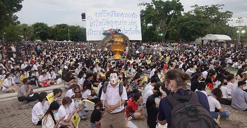 ม็อบธรรมศาสตร์จะไม่ทน