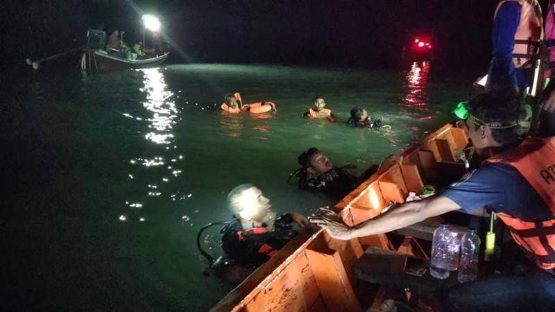 เรือล่มทะเลขนอม