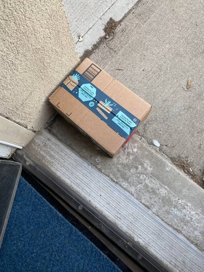 ขโมยกล่องพัสดุ