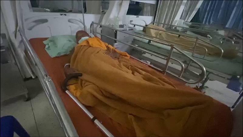 พระ เตะก้านคอ พระลูกวัด