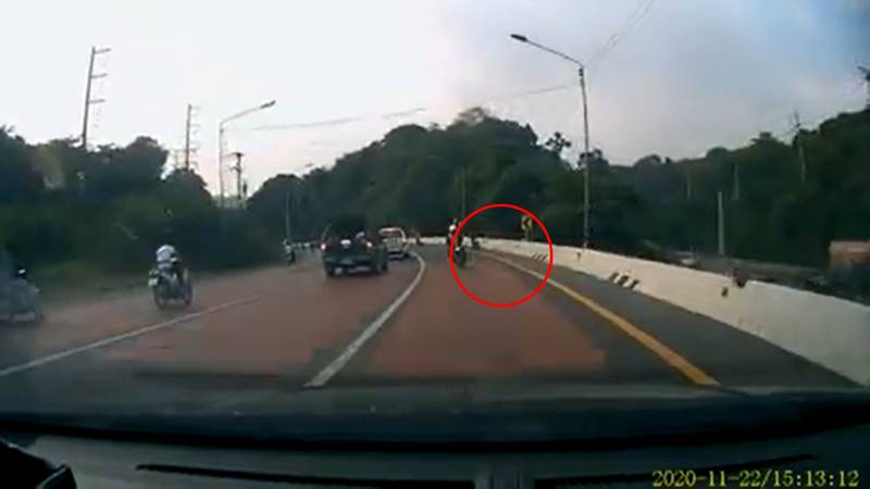 รถชนแบริเออร์