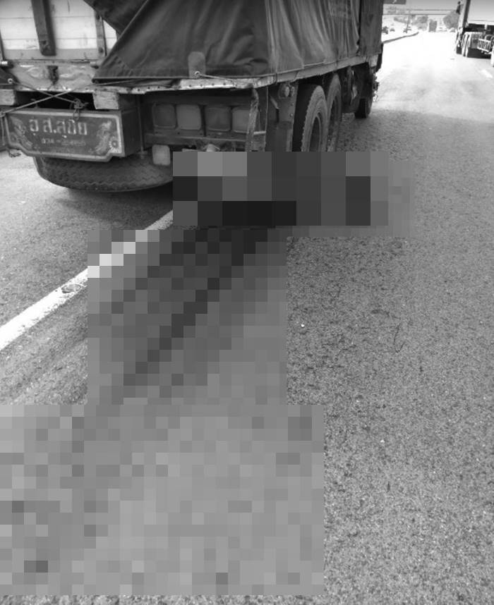 รถกระบะพลิกคว่ำ