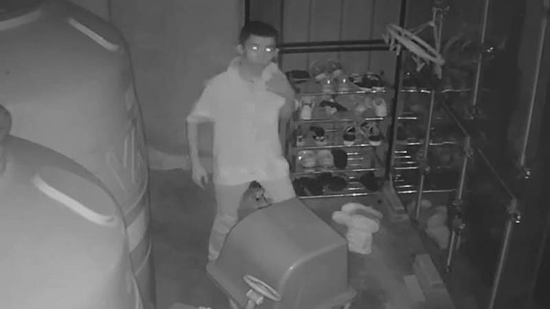 โจรเข้าร้านธงธง