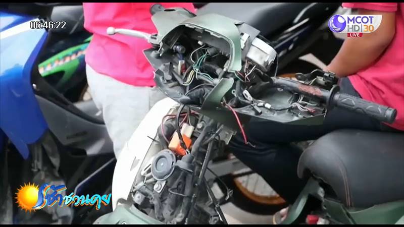 วัยรุ่นต่อยแย่งผู้หญิง