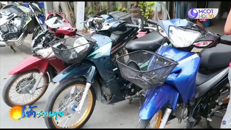 วัยรุ่นต่อยแย่งผู้หญิง