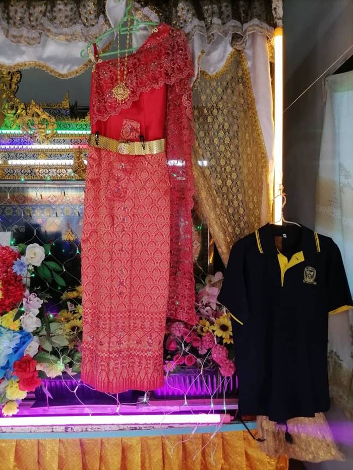 แต่งแฟนสาวในงานศพ