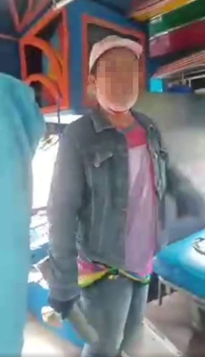 กระเป๋ารถเมล์ เถียง นศ.