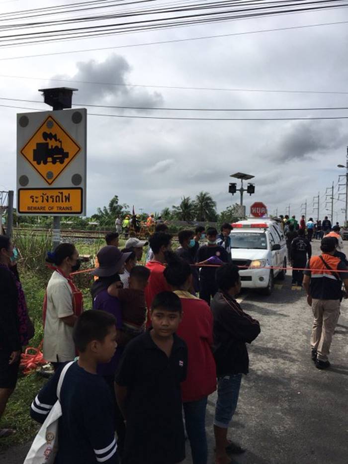 รถไฟชนรถทัวร์