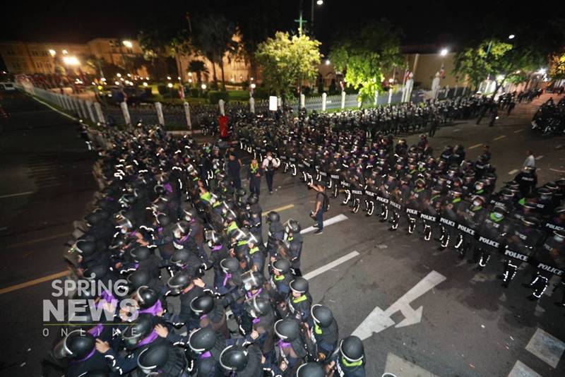 ม็อบ 14 ตุลา 